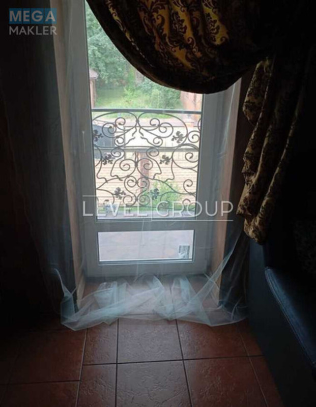 Продаж дома, 2&nbsp;поверху, 108&nbsp;кв.м, 3&nbsp;кімнати, ділянка 6&nbsp;соток, <a class="location-link" href="/kiev/" title="Недвижимость Київ">Київ</a>, <a class="location-link" href="/kiev/svyatoshinskij/" title="Недвижимость Святошинський район">Святошинський р-н</a>, Берковецька вул. (изображение 18)