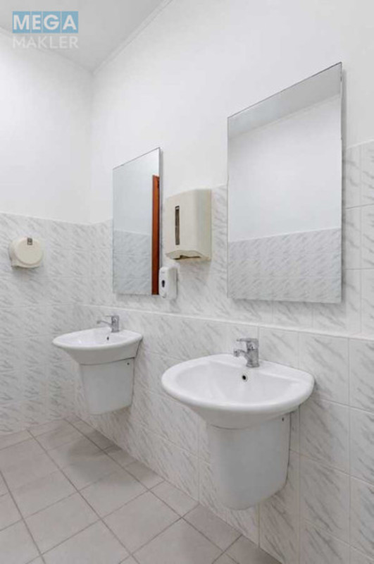 Продаж окремої будівлі/побудови, 927&nbsp;кв.м, <a class="location-link" href="/kiev/" title="Недвижимость Київ">Київ</a>, <a class="location-link" href="/kiev/pecherskij/" title="Недвижимость Печерський район">Печерський р-н</a>, Євгена Коновальця вул., 36б (изображение 3)