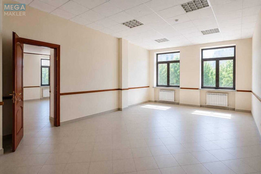 Продаж окремої будівлі/побудови, 927&nbsp;кв.м, <a class="location-link" href="/kiev/" title="Недвижимость Київ">Київ</a>, <a class="location-link" href="/kiev/pecherskij/" title="Недвижимость Печерський район">Печерський р-н</a>, Євгена Коновальця вул., 36б (изображение 10)