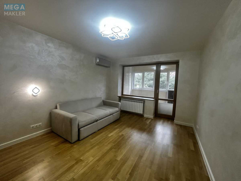 Оренда 3 кімнатної квартири, <a class="location-link" href="/kiev/" title="Недвижимость Київ">Київ</a>, <a class="location-link" href="/kiev/shevchenkovskij/" title="Недвижимость Шевченківський район">Шевченківський р-н</a>, Тарасівська вул., 21 (изображение 9)