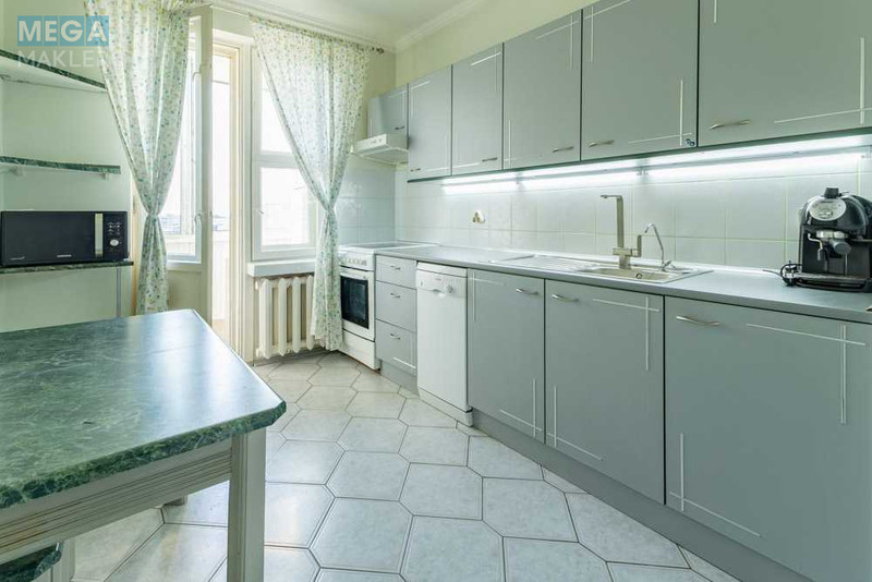Оренда 3 кімнатної квартири, <a class="location-link" href="/kiev/" title="Недвижимость Київ">Київ</a>, <a class="location-link" href="/kiev/pecherskij/" title="Недвижимость Печерський район">Печерський р-н</a>, Старонаводницька вул., 4 (изображение 10)