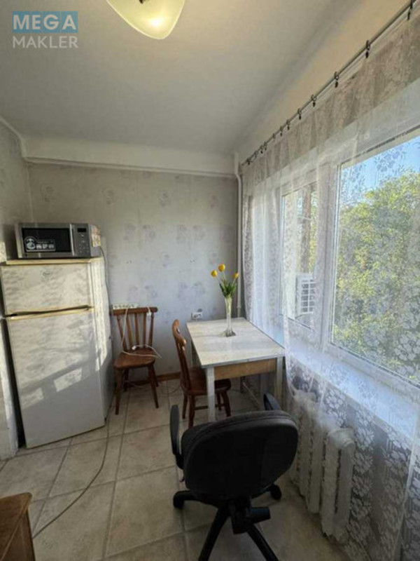 Продаж 2 кімнатної квартири (45/31/7,8), 4 пов. 5 пов. будинку, <a class="location-link" href="/kiev/" title="Недвижимость Київ">Київ</a>, <a class="location-link" href="/kiev/dneprovskij/" title="Недвижимость Дніпровський район">Дніпровський р-н</a>, Строителей ул., 14 (изображение 7)
