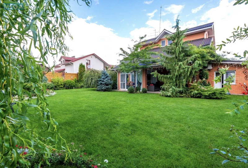 Продаж дома, 3&nbsp;поверху, 260&nbsp;кв.м, 6&nbsp;кімнат, ділянка 7&nbsp;соток, <a class="location-link" href="/kiev/" title="Недвижимость Київ">Київ</a>, <a class="location-link" href="/kiev/darnickij/" title="Недвижимость Дарницький район">Дарницький р-н</a>, Святищенська вул. (изображение 3)