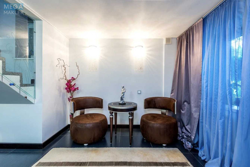 Продаж дома, 3&nbsp;поверху, 260&nbsp;кв.м, 6&nbsp;кімнат, ділянка 7&nbsp;соток, <a class="location-link" href="/kiev/" title="Недвижимость Київ">Київ</a>, <a class="location-link" href="/kiev/darnickij/" title="Недвижимость Дарницький район">Дарницький р-н</a>, Святищенська вул. (изображение 10)