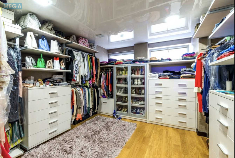 Продаж дома, 3&nbsp;поверху, 260&nbsp;кв.м, 6&nbsp;кімнат, ділянка 7&nbsp;соток, <a class="location-link" href="/kiev/" title="Недвижимость Київ">Київ</a>, <a class="location-link" href="/kiev/darnickij/" title="Недвижимость Дарницький район">Дарницький р-н</a>, Святищенська вул. (изображение 11)