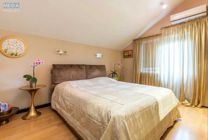 Продаж дома, 3&nbsp;поверху, 260&nbsp;кв.м, 6&nbsp;кімнат, ділянка 7&nbsp;соток, <a class="location-link" href="/kiev/" title="Недвижимость Київ">Київ</a>, <a class="location-link" href="/kiev/darnickij/" title="Недвижимость Дарницький район">Дарницький р-н</a>, Святищенська вул. (изображение 18)