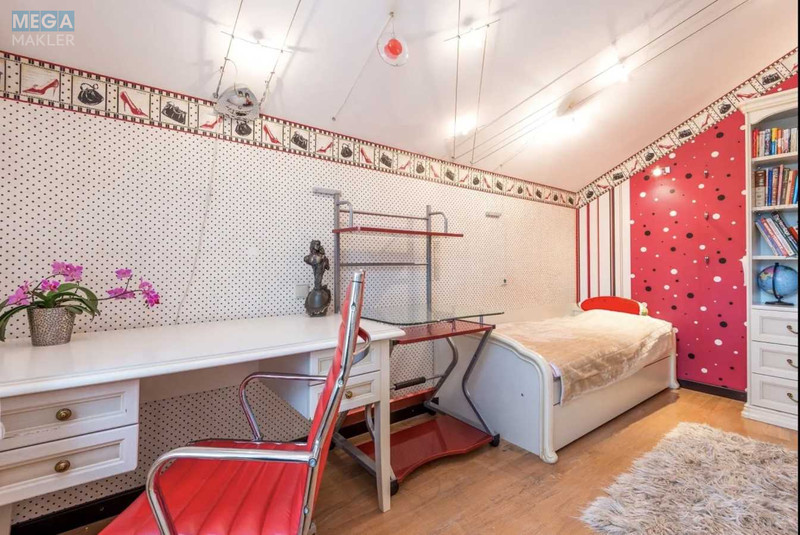Продаж дома, 3&nbsp;поверху, 260&nbsp;кв.м, 6&nbsp;кімнат, ділянка 7&nbsp;соток, <a class="location-link" href="/kiev/" title="Недвижимость Київ">Київ</a>, <a class="location-link" href="/kiev/darnickij/" title="Недвижимость Дарницький район">Дарницький р-н</a>, Святищенська вул. (изображение 19)