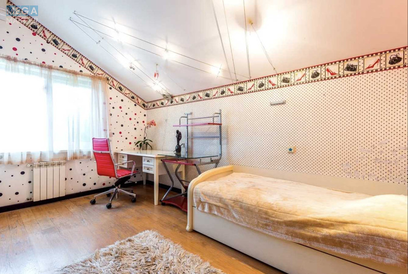 Продаж дома, 3&nbsp;поверху, 260&nbsp;кв.м, 6&nbsp;кімнат, ділянка 7&nbsp;соток, <a class="location-link" href="/kiev/" title="Недвижимость Київ">Київ</a>, <a class="location-link" href="/kiev/darnickij/" title="Недвижимость Дарницький район">Дарницький р-н</a>, Святищенська вул. (изображение 20)