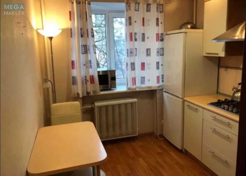 Оренда 2 кімнатної квартири, <a class="location-link" href="/kiev/" title="Недвижимость Київ">Київ</a>, <a class="location-link" href="/kiev/podolskij/" title="Недвижимость Подільський район">Подільський р-н</a>, Введенская ул., 26 (изображение 2)
