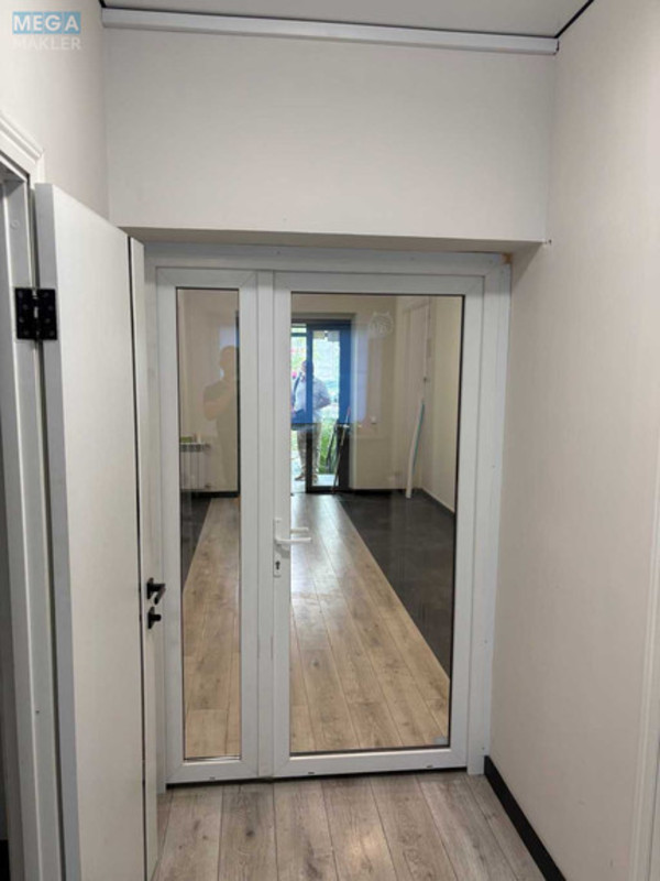 Продаж комерційної нерухомості, 45&nbsp;кв.м, под офис, <a class="location-link" href="/kiev/" title="Недвижимость Київ">Київ</a>, <a class="location-link" href="/kiev/pecherskij/" title="Недвижимость Печерський район">Печерський р-н</a>, Василия Тютюнника ул., 56 (изображение 3)