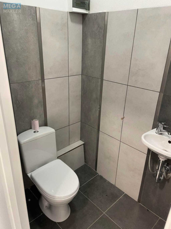Продаж комерційної нерухомості, 45&nbsp;кв.м, под офис, <a class="location-link" href="/kiev/" title="Недвижимость Київ">Київ</a>, <a class="location-link" href="/kiev/pecherskij/" title="Недвижимость Печерський район">Печерський р-н</a>, Василия Тютюнника ул., 56 (изображение 9)