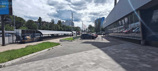 Оренда комерційної нерухомості, 4&nbsp;800&nbsp;кв.м, под магазин, <a class="location-link" href="/kiev/" title="Недвижимость Київ">Київ</a>, <a class="location-link" href="/kiev/pecherskij/" title="Недвижимость Печерський район">Печерський р-н</a>, Миколи Міхновського бульв. (изображение 2)