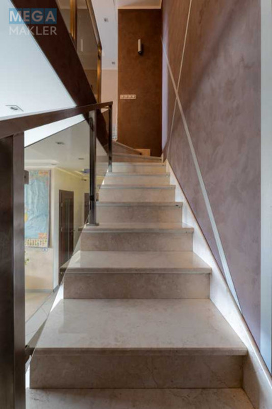 Продаж 4 кімнатної квартири (150/90/12), 10 пов. 19 пов. будинку, <a class="location-link" href="/kiev/" title="Недвижимость Київ">Київ</a>, <a class="location-link" href="/kiev/shevchenkovskij/" title="Недвижимость Шевченківський район">Шевченківський р-н</a>, Сикорского ул., 1 (изображение 17)