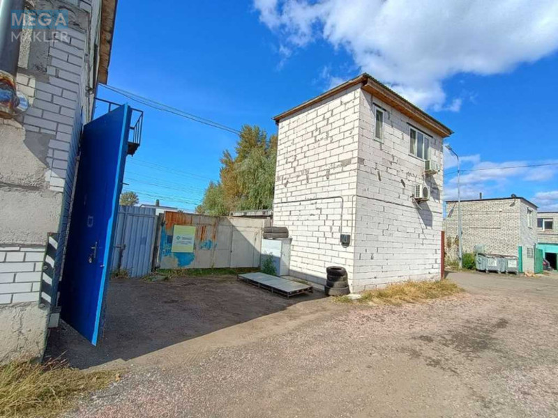 Оренда комерційної нерухомості, 270&nbsp;кв.м, <a class="location-link" href="/kiev/" title="Недвижимость Київ">Київ</a>, <a class="location-link" href="/kiev/desnyanskij/" title="Недвижимость Деснянський район">Деснянський р-н</a>, Пухівська вул. (изображение 4)