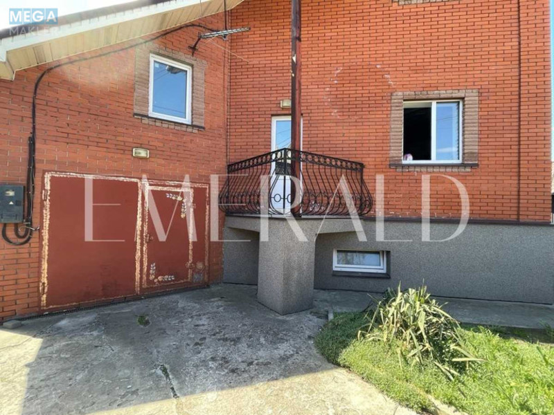 Продаж дома, 2&nbsp;поверху, 218&nbsp;кв.м, 4&nbsp;кімнати, ділянка 7&nbsp;соток, <a class="location-link" href="/kiev/" title="Недвижимость Київ">Київ</a>, <a class="location-link" href="/kiev/solomenskij/" title="Недвижимость Солом'янський район">Солом'янський р-н</a>, Молодежная ул., 10В (изображение 3)