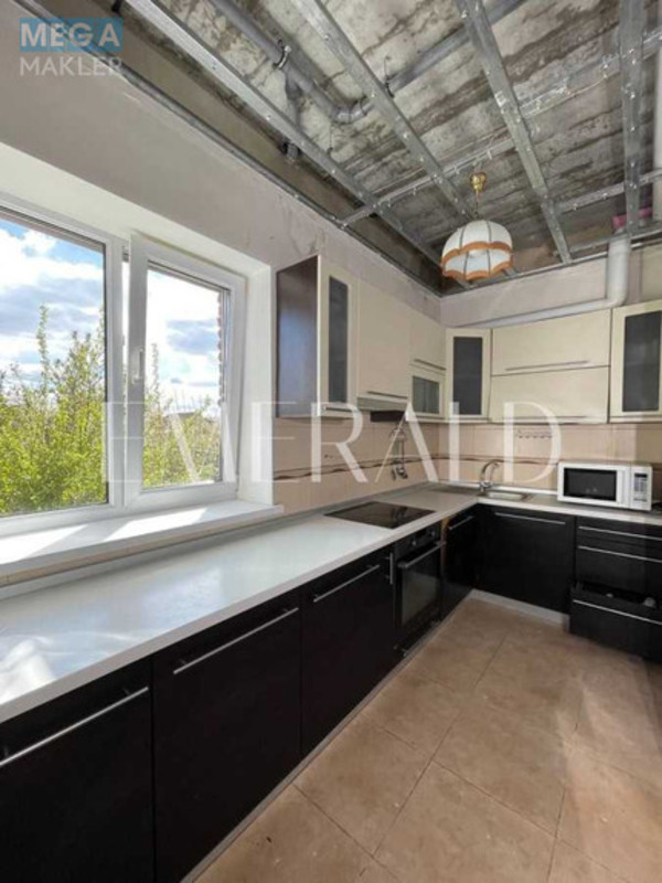 Продаж дома, 2&nbsp;поверху, 218&nbsp;кв.м, 4&nbsp;кімнати, ділянка 7&nbsp;соток, <a class="location-link" href="/kiev/" title="Недвижимость Київ">Київ</a>, <a class="location-link" href="/kiev/solomenskij/" title="Недвижимость Солом'янський район">Солом'янський р-н</a>, Молодежная ул., 10В (изображение 5)