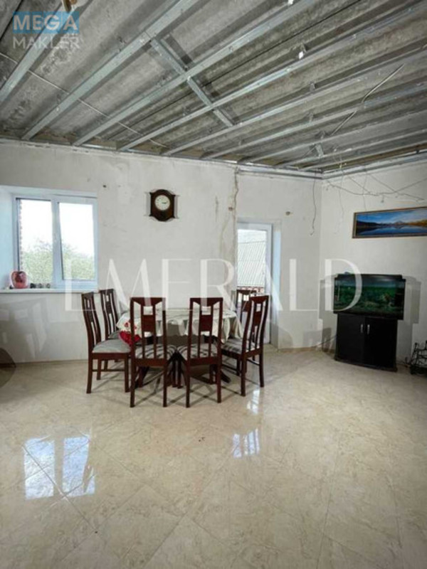 Продаж дома, 2&nbsp;поверху, 218&nbsp;кв.м, 4&nbsp;кімнати, ділянка 7&nbsp;соток, <a class="location-link" href="/kiev/" title="Недвижимость Київ">Київ</a>, <a class="location-link" href="/kiev/solomenskij/" title="Недвижимость Солом'янський район">Солом'янський р-н</a>, Молодежная ул., 10В (изображение 8)