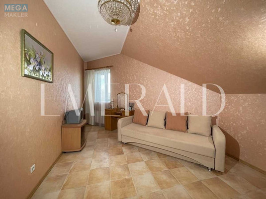 Продаж дома, 2&nbsp;поверху, 218&nbsp;кв.м, 4&nbsp;кімнати, ділянка 7&nbsp;соток, <a class="location-link" href="/kiev/" title="Недвижимость Київ">Київ</a>, <a class="location-link" href="/kiev/solomenskij/" title="Недвижимость Солом'янський район">Солом'янський р-н</a>, Молодежная ул., 10В (изображение 9)