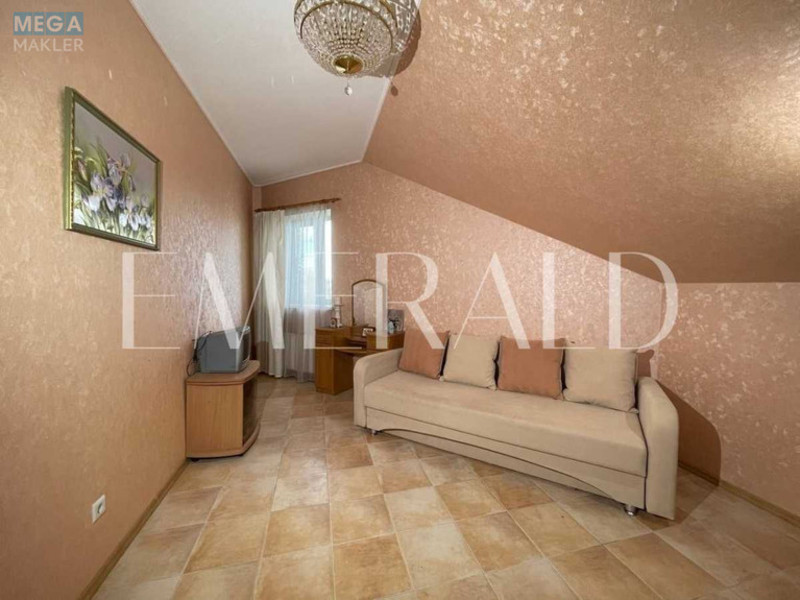 Продаж дома, 2&nbsp;поверху, 218&nbsp;кв.м, 4&nbsp;кімнати, ділянка 7&nbsp;соток, <a class="location-link" href="/kiev/" title="Недвижимость Київ">Київ</a>, <a class="location-link" href="/kiev/solomenskij/" title="Недвижимость Солом'янський район">Солом'янський р-н</a>, Молодежная ул., 10В (изображение 9)