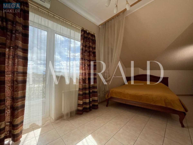 Продаж дома, 2&nbsp;поверху, 218&nbsp;кв.м, 4&nbsp;кімнати, ділянка 7&nbsp;соток, <a class="location-link" href="/kiev/" title="Недвижимость Київ">Київ</a>, <a class="location-link" href="/kiev/solomenskij/" title="Недвижимость Солом'янський район">Солом'янський р-н</a>, Молодежная ул., 10В (изображение 14)