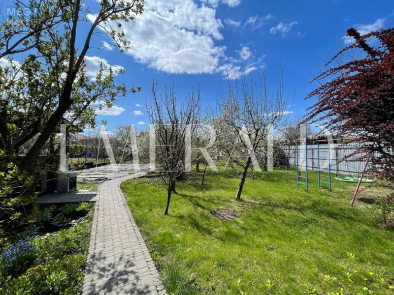 Продаж дома, 2&nbsp;поверху, 218&nbsp;кв.м, 4&nbsp;кімнати, ділянка 7&nbsp;соток, <a class="location-link" href="/kiev/" title="Недвижимость Київ">Київ</a>, <a class="location-link" href="/kiev/solomenskij/" title="Недвижимость Солом'янський район">Солом'янський р-н</a>, Молодежная ул., 10В (изображение 22)