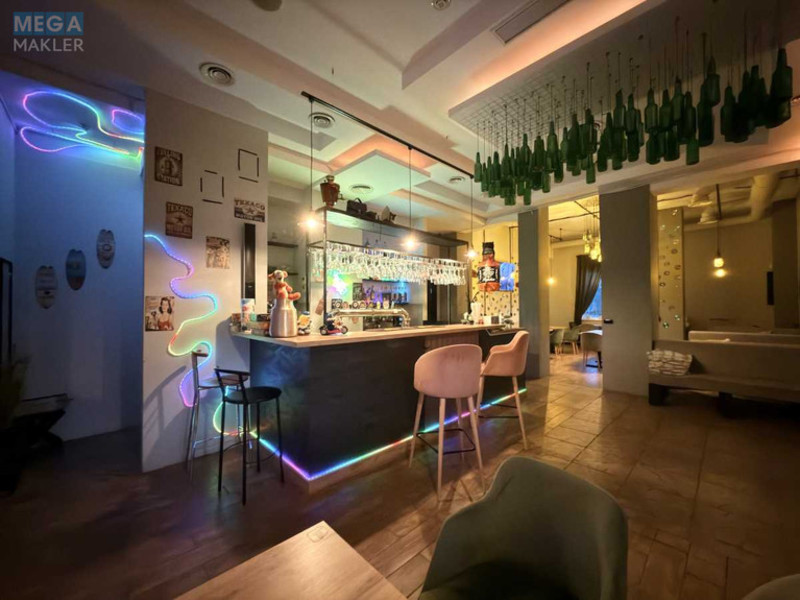 Продаж комерційної нерухомості, 125&nbsp;кв.м, <a class="location-link" href="/kiev/" title="Недвижимость Київ">Київ</a>, <a class="location-link" href="/kiev/dneprovskij/" title="Недвижимость Дніпровський район">Дніпровський р-н</a>, Юрия Шумского ул., 1Б (изображение 2)