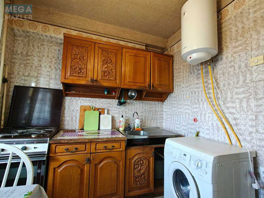 Оренда кімнати (підселення), <a class="location-link" href="/kiev/" title="Недвижимость Київ">Київ</a>, <a class="location-link" href="/kiev/dneprovskij/" title="Недвижимость Дніпровський район">Дніпровський р-н</a>, Ентузіастів вул., 21/1 (изображение 2)