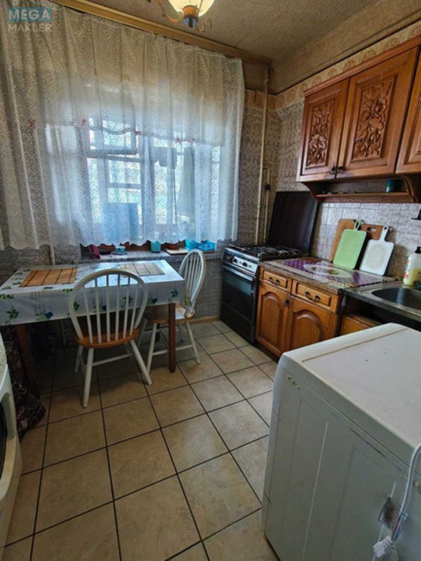 Оренда кімнати (підселення), <a class="location-link" href="/kiev/" title="Недвижимость Київ">Київ</a>, <a class="location-link" href="/kiev/dneprovskij/" title="Недвижимость Дніпровський район">Дніпровський р-н</a>, Ентузіастів вул., 21/1 (изображение 3)