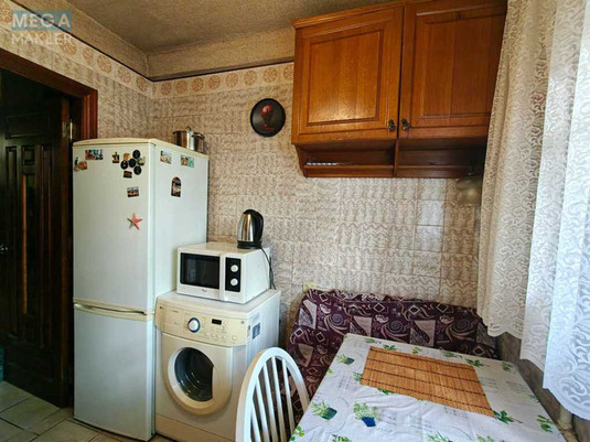 Оренда кімнати (підселення), <a class="location-link" href="/kiev/" title="Недвижимость Київ">Київ</a>, <a class="location-link" href="/kiev/dneprovskij/" title="Недвижимость Дніпровський район">Дніпровський р-н</a>, Ентузіастів вул., 21/1 (изображение 4)