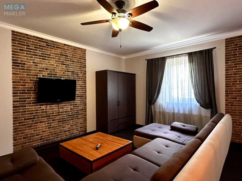 Продаж дома, 2&nbsp;поверху, 450&nbsp;кв.м, 6&nbsp;кімнат, ділянка 12&nbsp;соток, <a class="location-link" href="/vasilkov/" title="Недвижимость Васильків">Васильків</a>, Ворошилова (изображение 19)