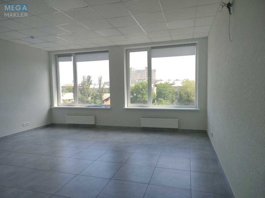 Оренда комерційної нерухомості, 210&nbsp;кв.м, под офис, <a class="location-link" href="/kiev/" title="Недвижимость Київ">Київ</a>, <a class="location-link" href="/kiev/dneprovskij/" title="Недвижимость Дніпровський район">Дніпровський р-н</a>, Уинстона Черчилля ул., 1 (изображение 3)