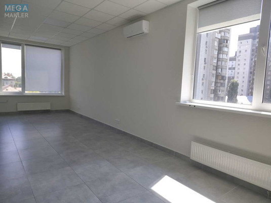 Оренда комерційної нерухомості, 210&nbsp;кв.м, под офис, <a class="location-link" href="/kiev/" title="Недвижимость Київ">Київ</a>, <a class="location-link" href="/kiev/dneprovskij/" title="Недвижимость Дніпровський район">Дніпровський р-н</a>, Уинстона Черчилля ул., 1 (изображение 5)