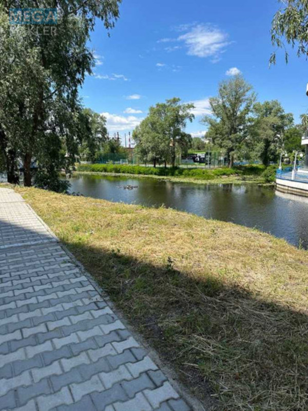Оренда комерційної нерухомості, 200&nbsp;кв.м, под офис, <a class="location-link" href="/kiev/" title="Недвижимость Київ">Київ</a>, <a class="location-link" href="/kiev/darnickij/" title="Недвижимость Дарницький район">Дарницький р-н</a>, Центральная ул. (изображение 7)