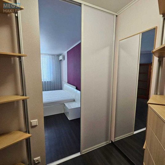 Оренда 3 кімнатної квартири, <a class="location-link" href="/kiev/" title="Недвижимость Київ">Київ</a>, <a class="location-link" href="/kiev/darnickij/" title="Недвижимость Дарницький район">Дарницький р-н</a>, Срібнокільська вул. (изображение 11)