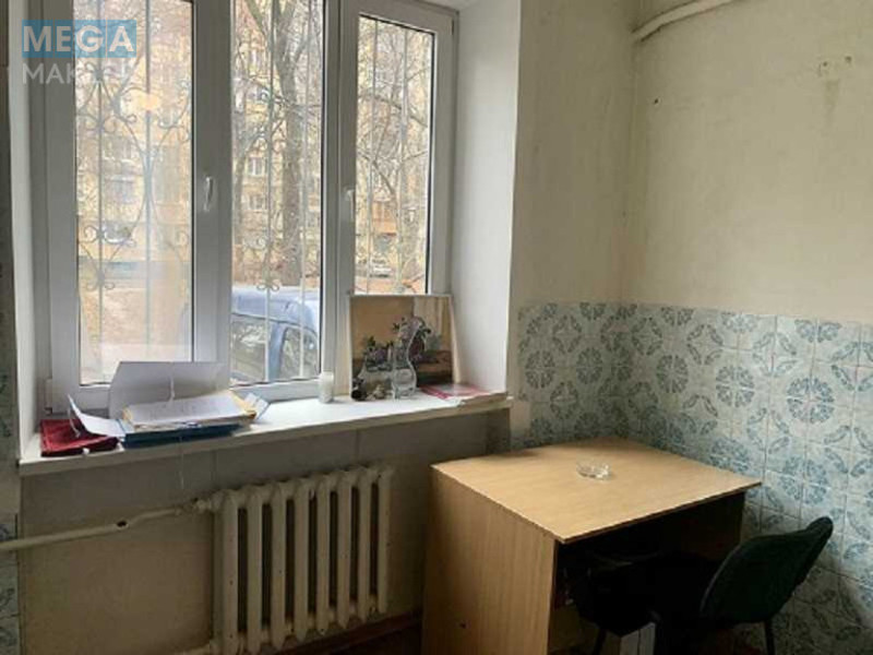 Продаж 2 кімнатної квартири (55/32/9), 1 пов. 5 пов. будинку, <a class="location-link" href="/kiev/" title="Недвижимость Київ">Київ</a>, <a class="location-link" href="/kiev/pecherskij/" title="Недвижимость Печерський район">Печерський р-н</a>, Лаврська вул., 4 (изображение 7)