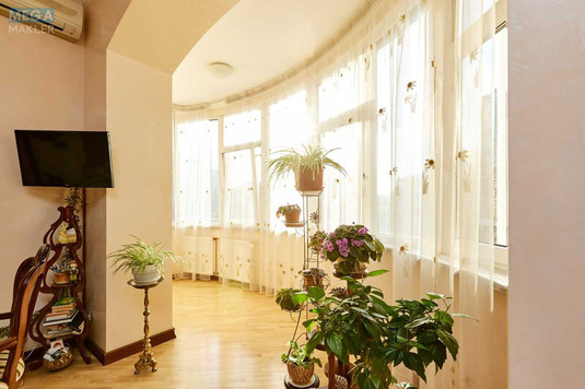 Оренда 4 кімнатні квартири, <a class="location-link" href="/kiev/" title="Недвижимость Київ">Київ</a>, <a class="location-link" href="/kiev/pecherskij/" title="Недвижимость Печерський район">Печерський р-н</a>, Старонаводницька вул., 13 (изображение 9)