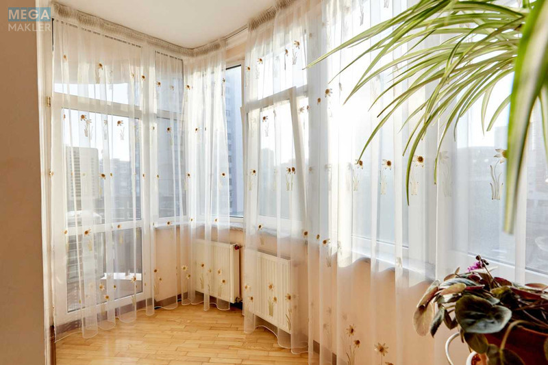 Оренда 4 кімнатні квартири, <a class="location-link" href="/kiev/" title="Недвижимость Київ">Київ</a>, <a class="location-link" href="/kiev/pecherskij/" title="Недвижимость Печерський район">Печерський р-н</a>, Старонаводницька вул., 13 (изображение 10)