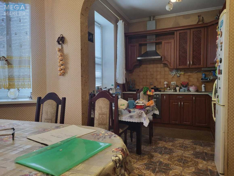 Продаж дома, 2&nbsp;поверху, 268&nbsp;кв.м, 6&nbsp;кімнат, ділянка 12&nbsp;соток, <a class="location-link" href="/rozhny-selo/" title="Недвижимость Рожні">Рожни</a>, зелена (изображение 8)
