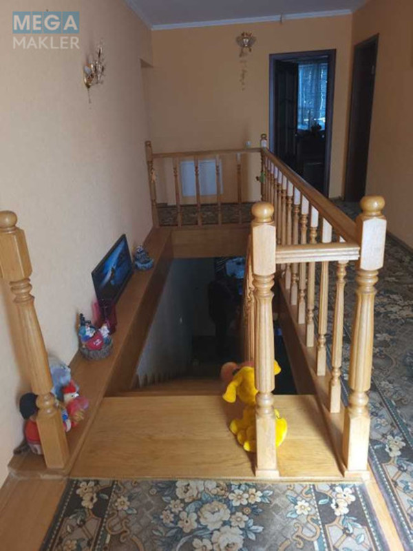 Продаж дома, 2&nbsp;поверху, 268&nbsp;кв.м, 6&nbsp;кімнат, ділянка 12&nbsp;соток, <a class="location-link" href="/rozhny-selo/" title="Недвижимость Рожні">Рожни</a>, зелена (изображение 11)