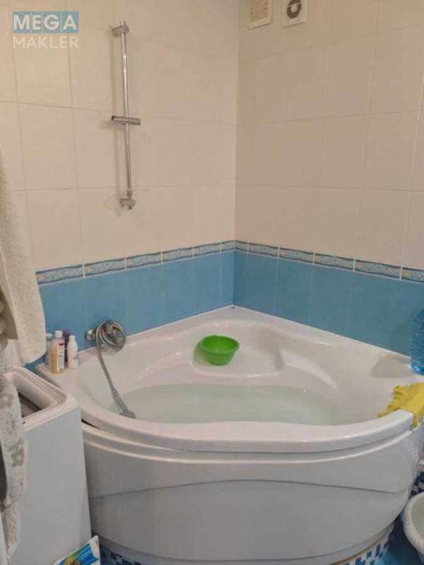 Продаж 3 кімнатної квартири (105/62/10), 4 пов. 4 пов. будинку, <a class="location-link" href="/kirovograd/" title="Недвижимость Кіровоград">Кіровоград</a>, Карпи Тараса, 94 (изображение 10)
