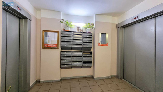 Продаж 3 кімнатної квартири (91/44/13), 3 пов. 18 пов. будинку, <a class="location-link" href="/kiev/" title="Недвижимость Київ">Київ</a>, <a class="location-link" href="/kiev/darnickij/" title="Недвижимость Дарницький район">Дарницький р-н</a>, Анны Ахматовой ул., 3 (изображение 17)