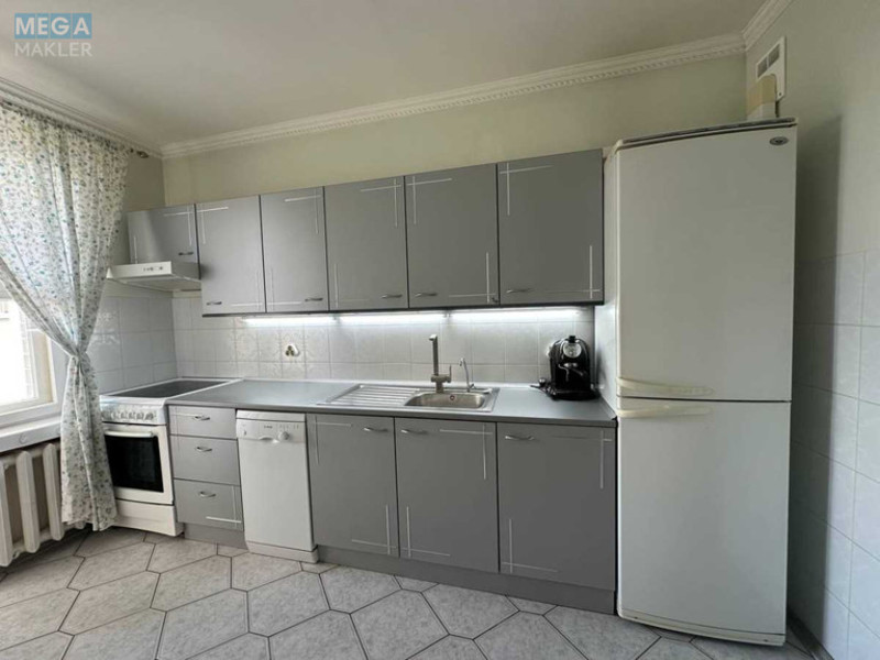 Оренда 3 кімнатної квартири, <a class="location-link" href="/kiev/" title="Недвижимость Київ">Київ</a>, <a class="location-link" href="/kiev/pecherskij/" title="Недвижимость Печерський район">Печерський р-н</a>, Старонаводницька вул., 4 (изображение 9)