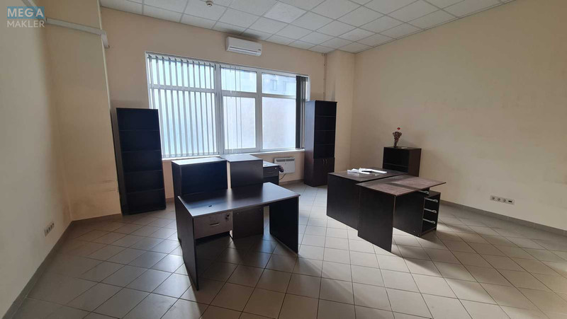 Оренда комерційної нерухомості, 255&nbsp;кв.м, под офис, <a class="location-link" href="/kiev/" title="Недвижимость Київ">Київ</a>, <a class="location-link" href="/kiev/goloseevskij/" title="Недвижимость Голосіївський район">Голосіївський р-н</a>, Антоновича вул., 33 (изображение 3)