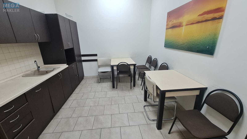 Оренда комерційної нерухомості, 255&nbsp;кв.м, под офис, <a class="location-link" href="/kiev/" title="Недвижимость Київ">Київ</a>, <a class="location-link" href="/kiev/goloseevskij/" title="Недвижимость Голосіївський район">Голосіївський р-н</a>, Антоновича вул., 33 (изображение 4)