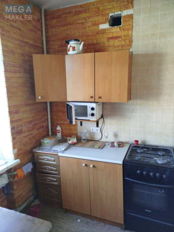 Продаж 3 кімнатної квартири (70/45/7), 5 пов. 5 пов. будинку, <a class="location-link" href="/kiev/" title="Недвижимость Київ">Київ</a>, <a class="location-link" href="/kiev/shevchenkovskij/" title="Недвижимость Шевченківський район">Шевченківський р-н</a>, Олександра Довженка вул., 10 (изображение 2)