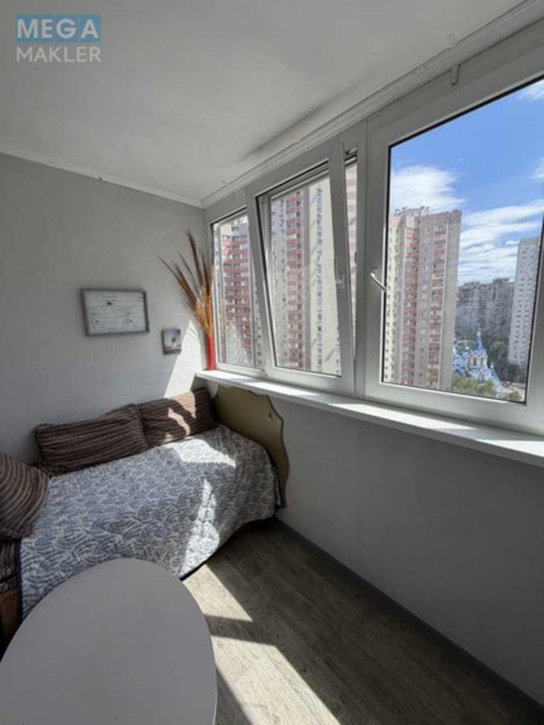 Продаж 2 кімнатної квартири (73/?/?), 13 пов. 22 пов. будинку, <a class="location-link" href="/kiev/" title="Недвижимость Київ">Київ</a>, <a class="location-link" href="/kiev/darnickij/" title="Недвижимость Дарницький район">Дарницький р-н</a>, Урлівська вул., 17 (изображение 10)