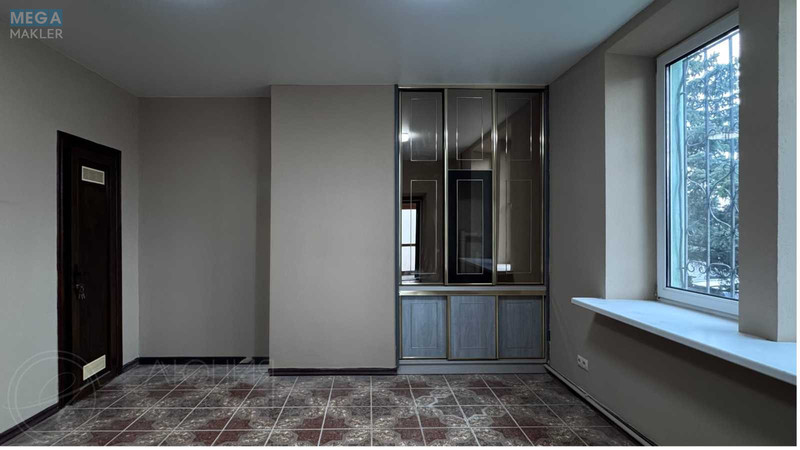 Продаж комерційної нерухомості, 150&nbsp;кв.м, <a class="location-link" href="/kiev/" title="Недвижимость Київ">Київ</a>, <a class="location-link" href="/kiev/obolonskij/" title="Недвижимость Оболонський район">Оболонський р-н</a>, Героїв Сталінграду просп., 12Д (изображение 10)
