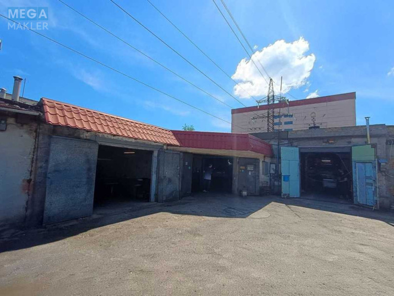 Продаж комерційної нерухомості, 225&nbsp;кв.м, <a class="location-link" href="/kiev/" title="Недвижимость Київ">Київ</a>, <a class="location-link" href="/kiev/desnyanskij/" title="Недвижимость Деснянський район">Деснянський р-н</a>, Миколи Закревського вул. (изображение 4)