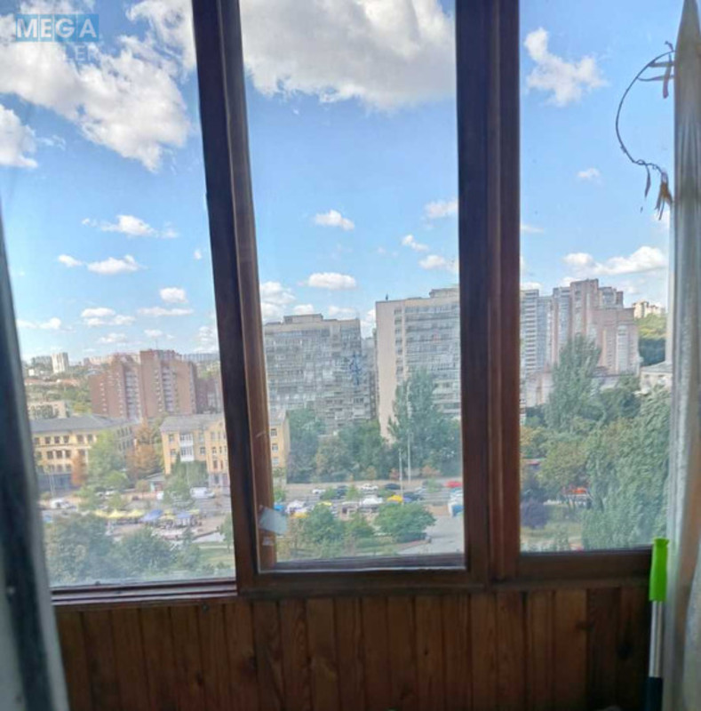Продаж 2 кімнатної квартири (72/45/9), 7 пов. 9 пов. будинку, <a class="location-link" href="/kiev/" title="Недвижимость Київ">Київ</a>, <a class="location-link" href="/kiev/pecherskij/" title="Недвижимость Печерський район">Печерський р-н</a>, Предславинська вул., 36 (изображение 3)