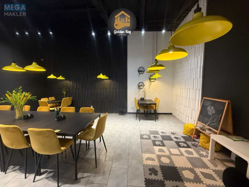 Продаж комерційної нерухомості, 802&nbsp;кв.м, <a class="location-link" href="/kiev/" title="Недвижимость Київ">Київ</a>, <a class="location-link" href="/kiev/podolskij/" title="Недвижимость Подільський район">Подільський р-н</a>, Контрактова пл., 2/1 (изображение 13)